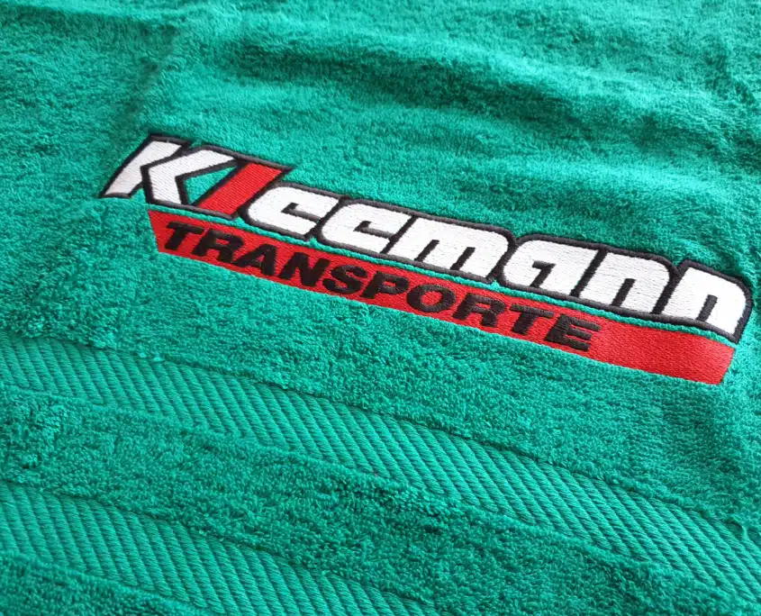Handtuch mit Kiccmann Transporte Logo