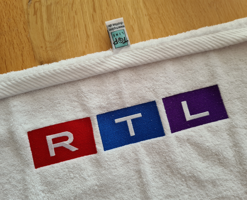 Handtuch mit RTL Logo