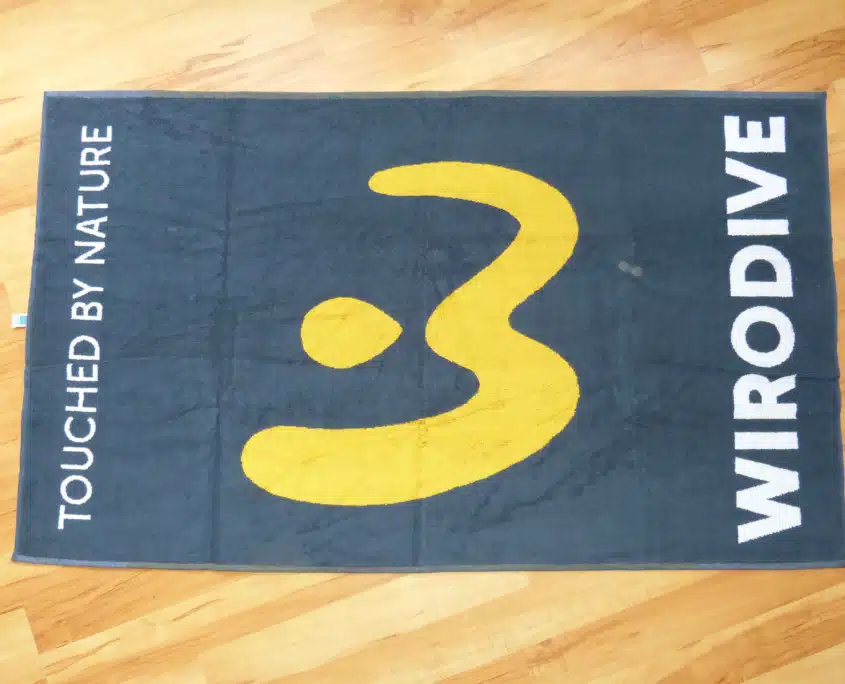 Handtuch mit Logo Wirodive